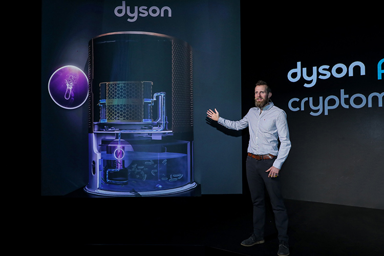 1.全息投影演示Dyson Pure Humidify Cool Cryptomic ™加湿空气净化风扇清洁加湿净化步骤.jpg