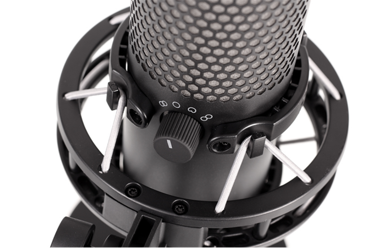 20201218——RGB点亮桌面 HyperX声浪加强版麦克风开箱692.png