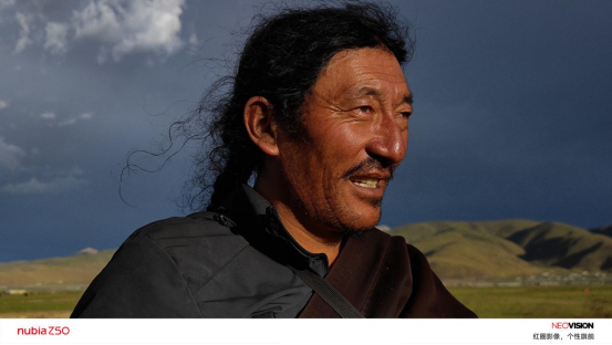 【新闻稿】人文镜皇、强悍续航 努比亚Z50影像性能旗舰正式发布(1)974.png