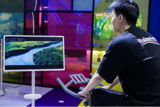 全场景显示产品亮相电博会 海信视像引领智慧新生活1419.png