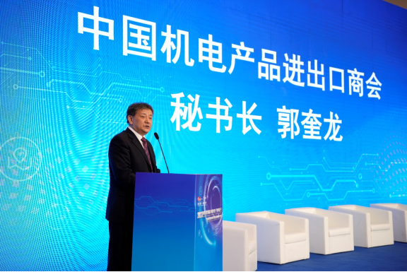 “人工智能时代的新零售论坛” - 新闻稿596.png