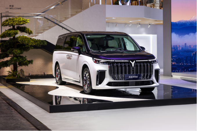 【配图-新闻稿】新岚图FREE引爆成都车展 岚图引领中式豪华风潮1389.png