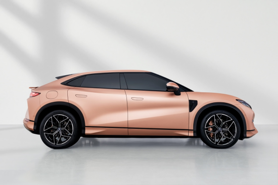 【亮相主稿】B级先锋猎装SUV 比亚迪宋L成都车展惊艳亮相1049.png