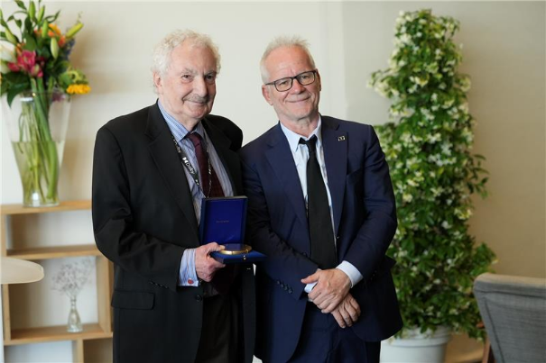 【新闻稿】杜比立体声电影项目发明人之一 Ioan Allen 荣获戛纳电影节奖章102.png