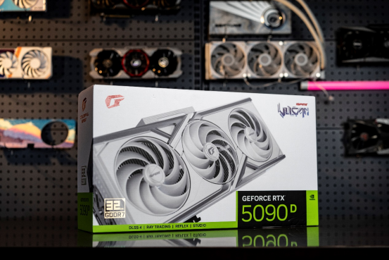 圣潔之白！iGame GeForce RTX 5090 D Vulcan W白火神開售(1)1612.png