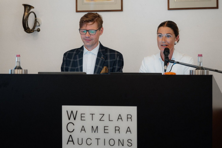 AUCTIONEER-1536x1022.jpg