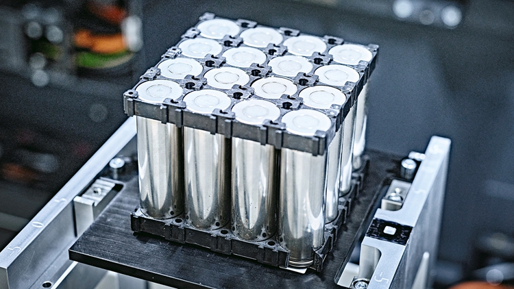 pcc-manz-rund-batteriezellen-lithium-ionen-batteriemodul.jpg