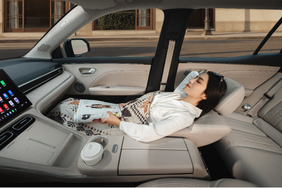 【新闻稿】产品向-i60国民增程 210马到成功版-定稿(1)(1)1265.png