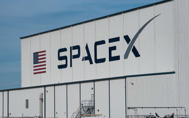 SpaceX_Hangar-1024x639.jpg