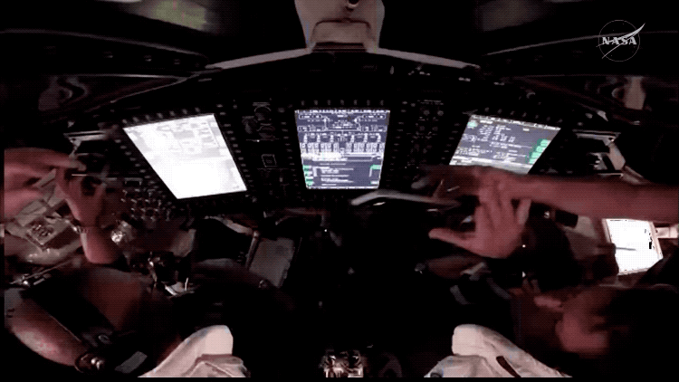 UKRIoWVgc7NRq3vR.2026-04-04 23_37_35.gif