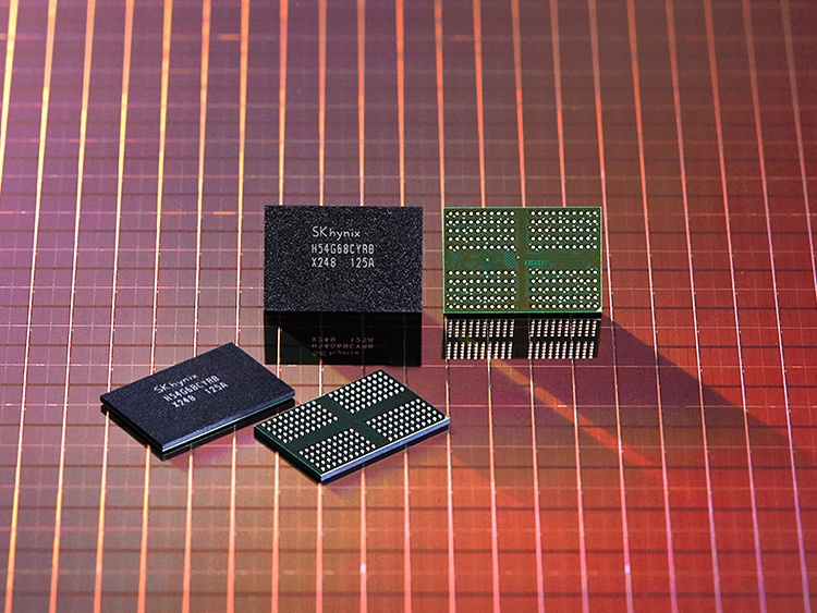 Figure-1.-SK-hynix-Starts-Mass-Production-of-1anm-DRAM-Using-EUV-Equipment.jpg