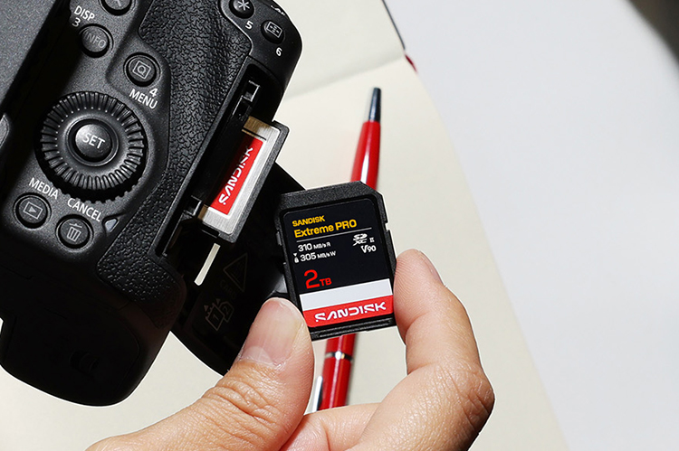 extreme-pro-sd-uhs-ii-v90-310-feature2.jpg