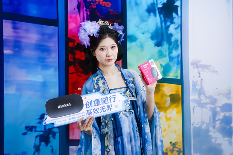 FANG6406__12874520.jpg
