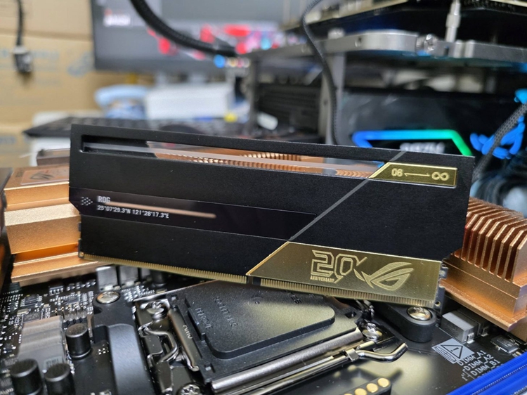 ASUS-ROG-DDR5-20th-Edition-Memory-Module-_1-1456x1092.jpg