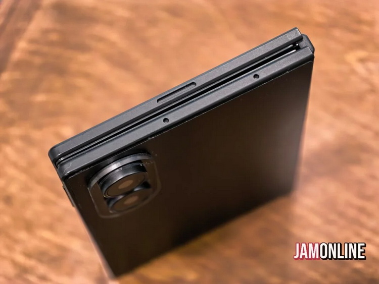 samsung-galaxy-z-fold-8-wide-7-1068x801.JPG