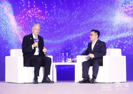 【征程赶超】WAIC 2026科学智能:AI4S从“辅助计算”到“自主发现”,中国如何重塑全球科研版图?(1)1649.png