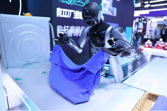 擎朗WAIC-新闻稿1278.png