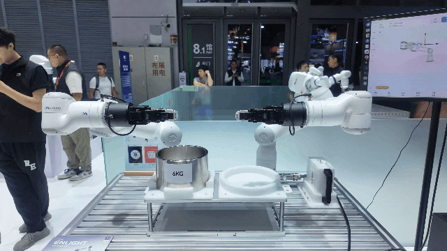 enlight动图2-全臂多点触控功能.gif