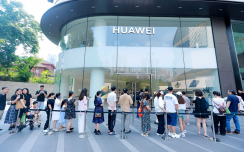 降价800背刺首发用户，如何看待华为Pura 80 Pro系列价格大跳水？