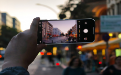 传音5.93mm超薄曲面屏手机发布!IFA 2025现场一手体验来了