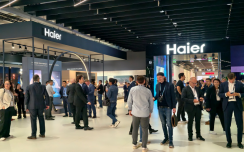 从巨幕Mini LED电视到“AI之眼”洗衣机,海尔在IFA 2025到底有多“卷”?