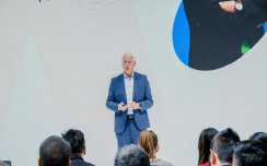 Momenta亮相2025慕尼黑车展 飞轮大模型落地欧洲 全球化进程提速