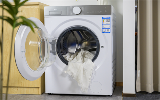 洗衣“净”享幸福感？试试洗净比1.2的TCL超级筒洗衣机T7H！