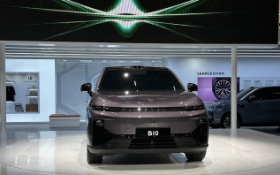 年轻人的第一台SUV？零跑B10正式亮相