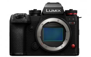 指标看齐电影机、价格看齐相机 松下Lumix S1RM2玩起错位竞争