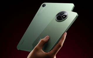 REDMI公布K80至尊版和K Pad外观，王腾卖力宣传称两款产品“无短板”