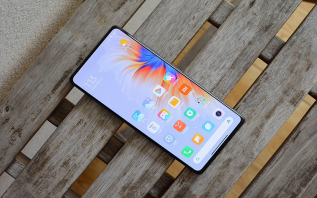 小米MIX系列直板机要回归了？看来雷军在手机上也在憋个大招 
