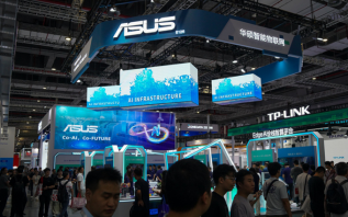 华硕携GX10 AI超算亮相工博会：实现2000亿参数模型推理