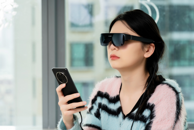 华为Vision Glass智能眼镜评测 兼顾便携与巨幕观影的绝佳神器