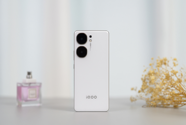 iQOO Neo9S Pro+体验：35℃室外满帧畅玩王者荣耀