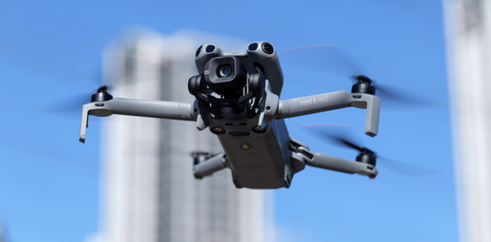 大疆DJI Mini 5 Pro评测：1英寸底+主动避障，无人机中的六边形战士