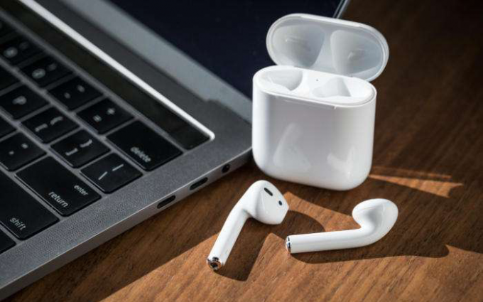 苹果或将在今年年底推第三代AirPods 支持防水降噪