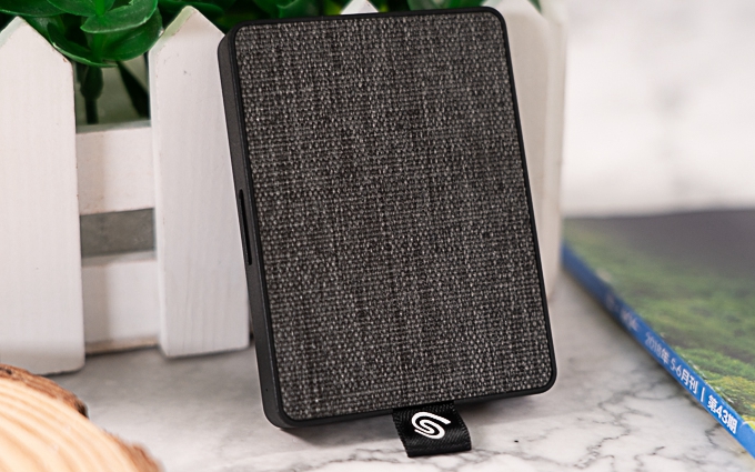 颜值又高又能打:希捷One Touch颜系列便携固态硬盘评测