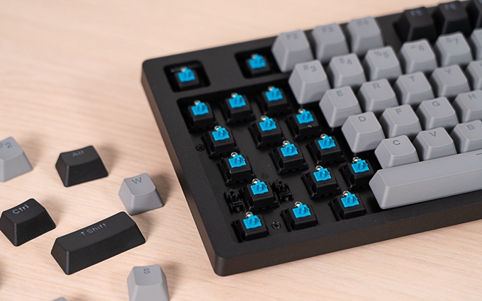 手感出色还能换主题:达尔优A840 ESPORTS机械键盘评测