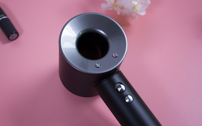 戴森新一代 Dyson Supersonic 吹风机在五星奖颁奖盛典获：年度创新设计奖