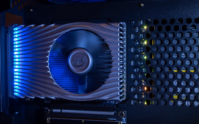 Intel Xe DG1显卡3DMark曝光：比7nm Vega高40%