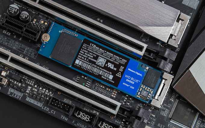 [视频评测] 西部数据WD Blue SN550 NVMe SSD原厂芯片 性能提升高达42%  