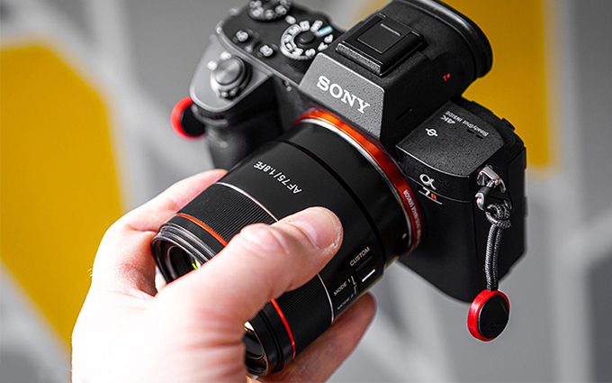 三阳AF 75mm f/1.8 FE曝光 A7轻便人像镜头快来了
