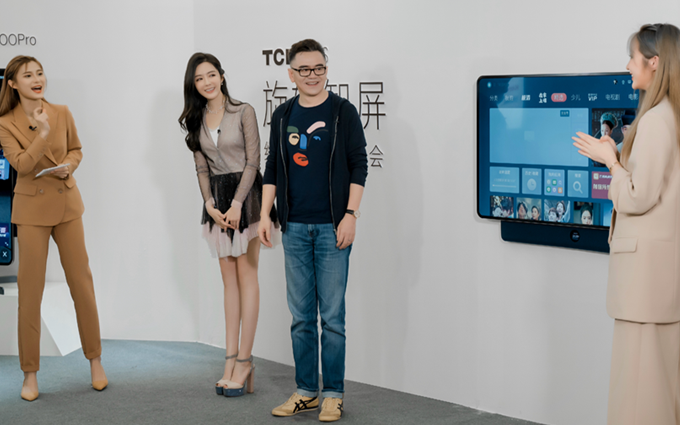 TCL·XESS旋转智屏京东开售：一小时全网销量破万