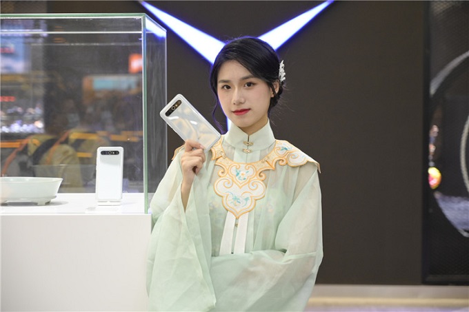 ChinaJoy 2020丨魅族联合晓芳窑，打造手机陶艺之美