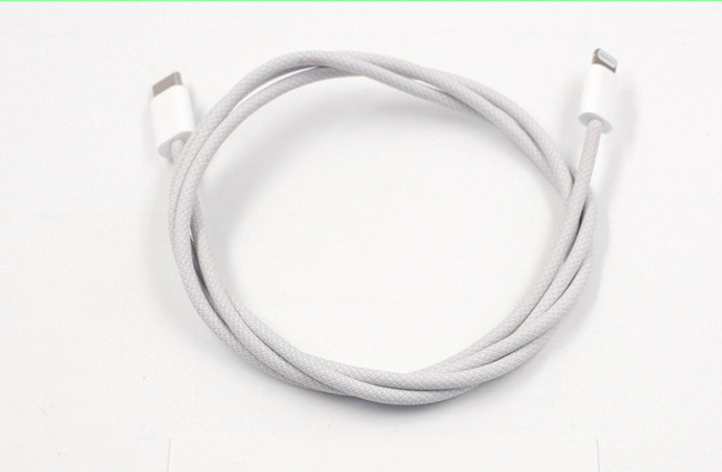 苹果Lightning编制线缆曝光  或是iPhone 12系列标配