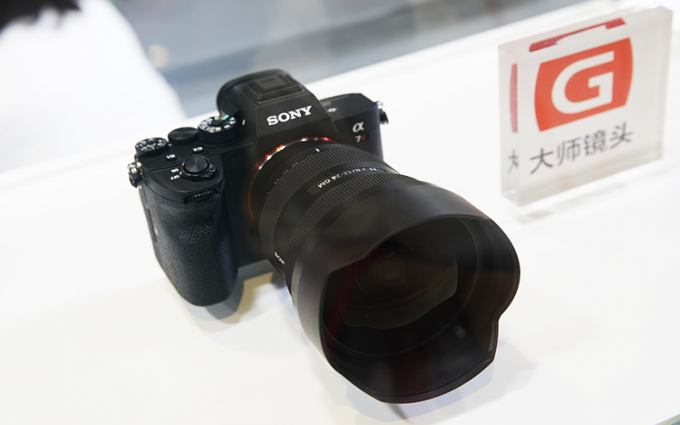 P&I 2020 | 索尼超广FE12-24mm F2.8壮大GM阵营 ZV-1相机吹响vlog号角