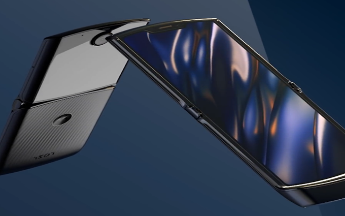 摩托罗拉将发布可折叠5G手机，Moto Razr 5G真机图遭曝光