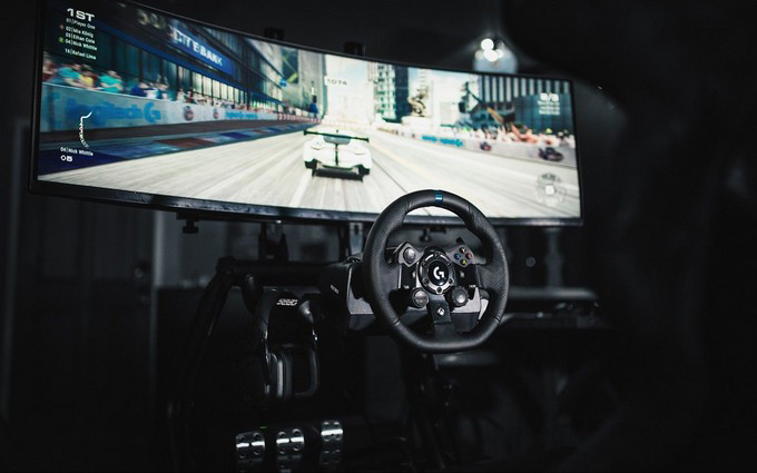 罗技发布G923赛车驾驶套装：模拟真实赛车噪音和震动