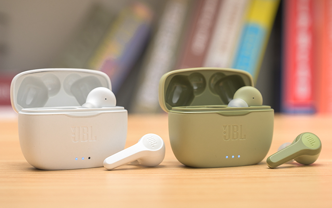 JBL TUNE 215TWS真无线耳机：不足千元，全能无短板