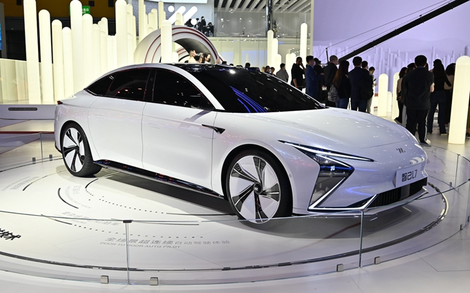 2021上海车展 | 智己展示L7智能纯电动汽车：最高续航可达1000km